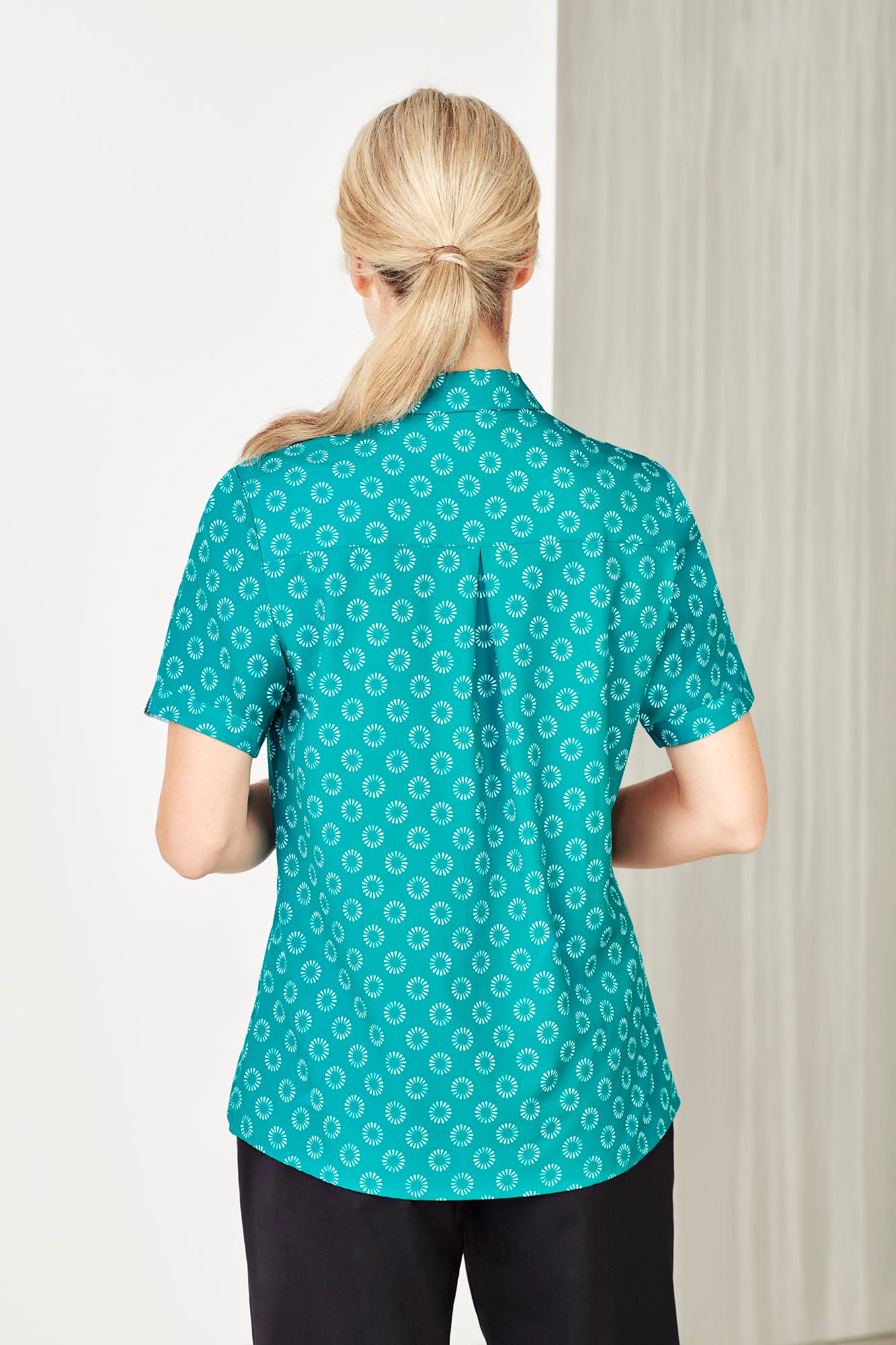 Biz Care Womens Easy Stretch Daisy Print Short Sleeve Shirt Cs948Ls - Star Uniforms Australia
